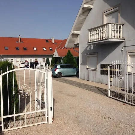 Daja Haz Apartment Heviz Exterior photo